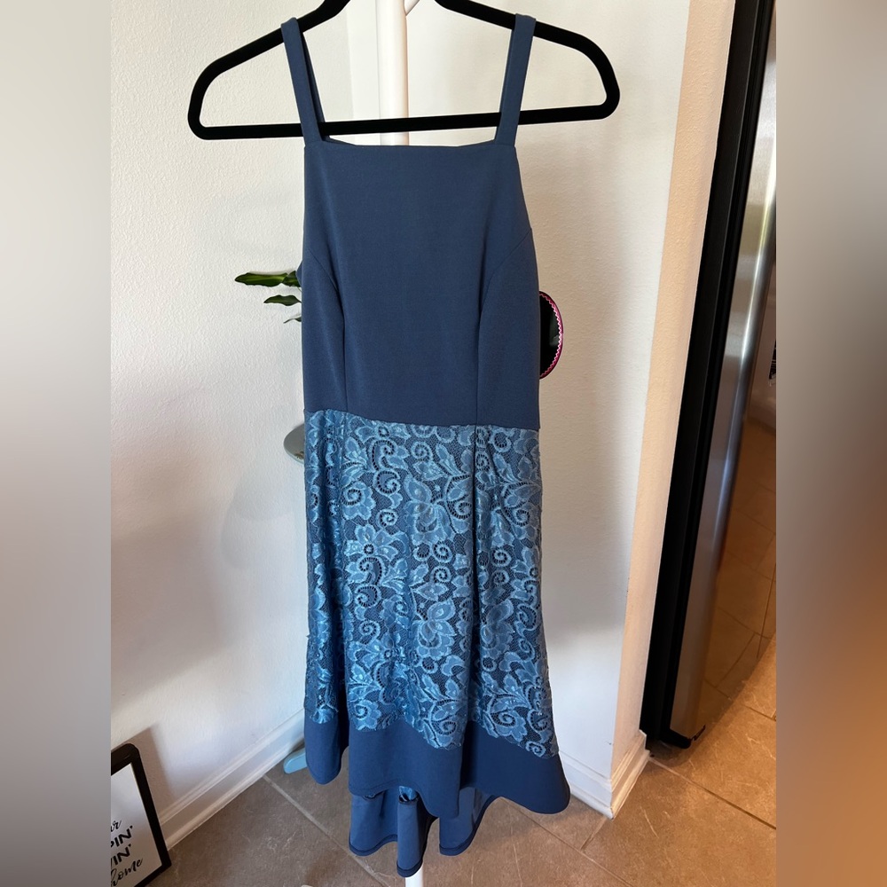 paper doll Blue Lace Panel Midi Dress